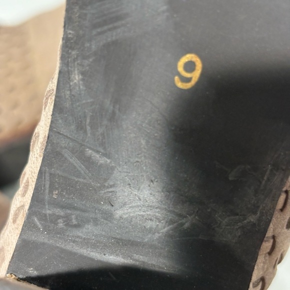 Diba True Lake land woven laser cut bootie size 9 - Picture 9 of 10